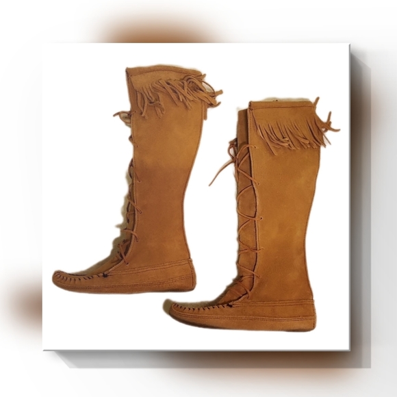 Minnetonka Moccasin Boots - Picture 4 of 13